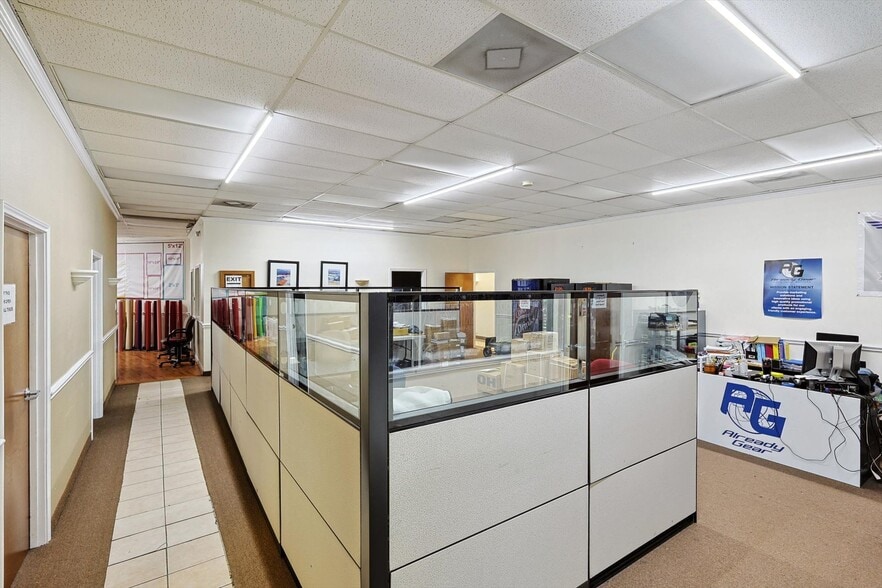 More Photos Of 6960 Marvin D Love Fwy, Dallas Freestanding For Sale