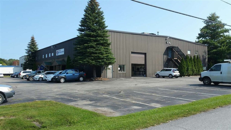 Primary Photo Of 121-127 Park Ave, Williston Office For Lease