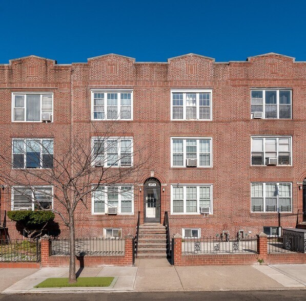 More Photos Of 2814 47th St, Astoria Apartments For Sale