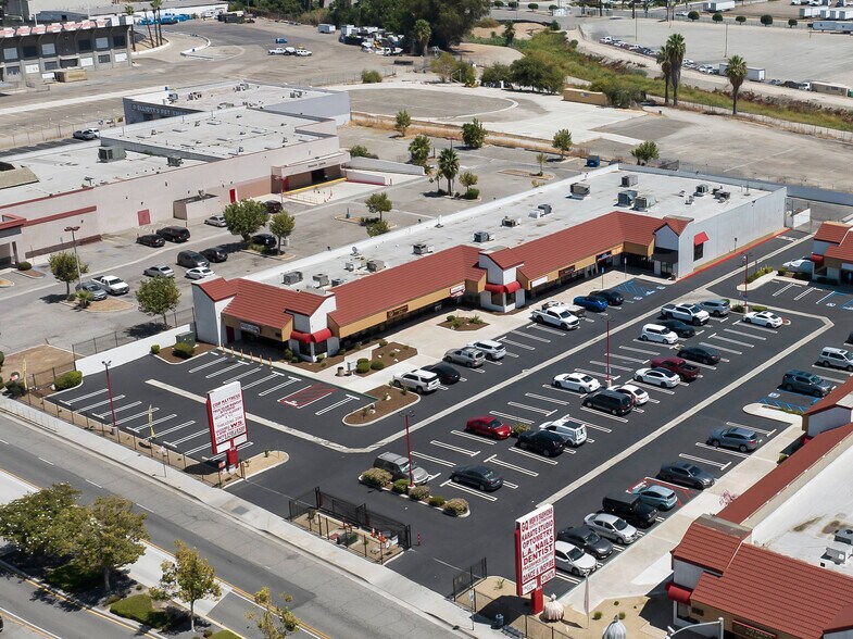 More Photos Of 955 S E St, San Bernardino Freestanding For Lease