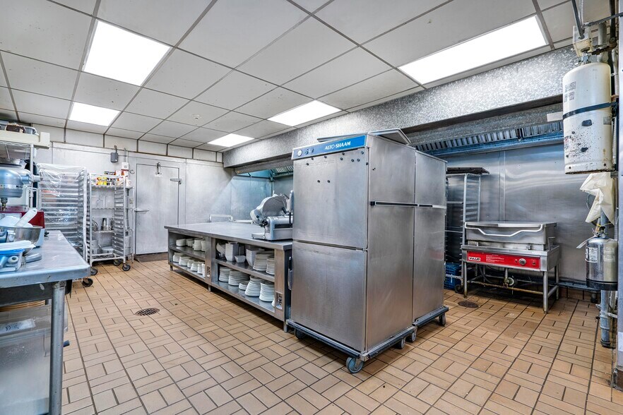 More Photos Of 1680 SE 3rd Ct, Deerfield Beach Loft Creative Space For Lease