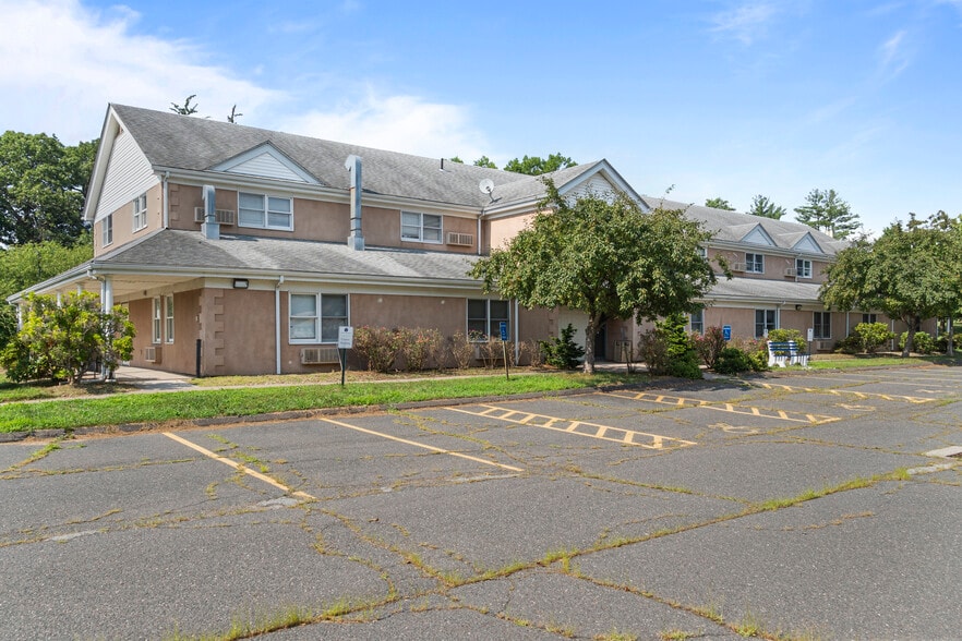 More Photos Of 745 Burnside Ave, East Hartford Schools For Sale