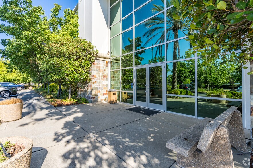 More Photos Of 2440 Gold River Rd, Rancho Cordova Office For Lease