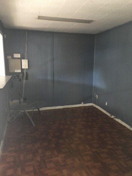 More Photos Of 5115 N 47th St, Tampa Industrial For Sale