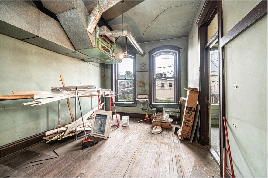 More Photos Of 812 West Ave, Lenoir Storefront Retail Office For Sale