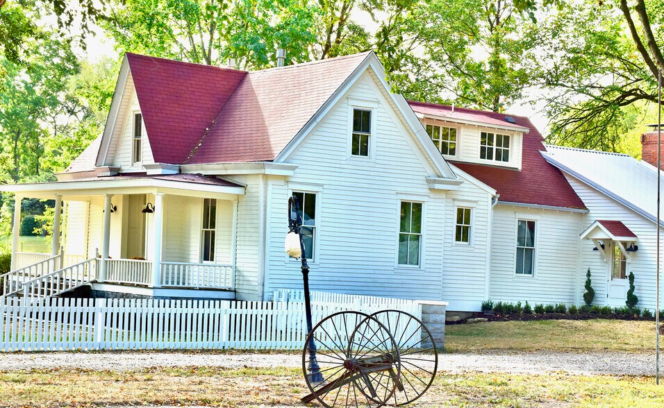 More Photos Of 39070 E Highway 41, Nelson Specialty For Sale