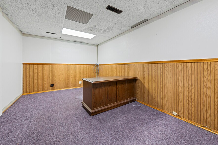 More Photos Of 3103 Lapeer Rd, Port Huron General Retail For Sale