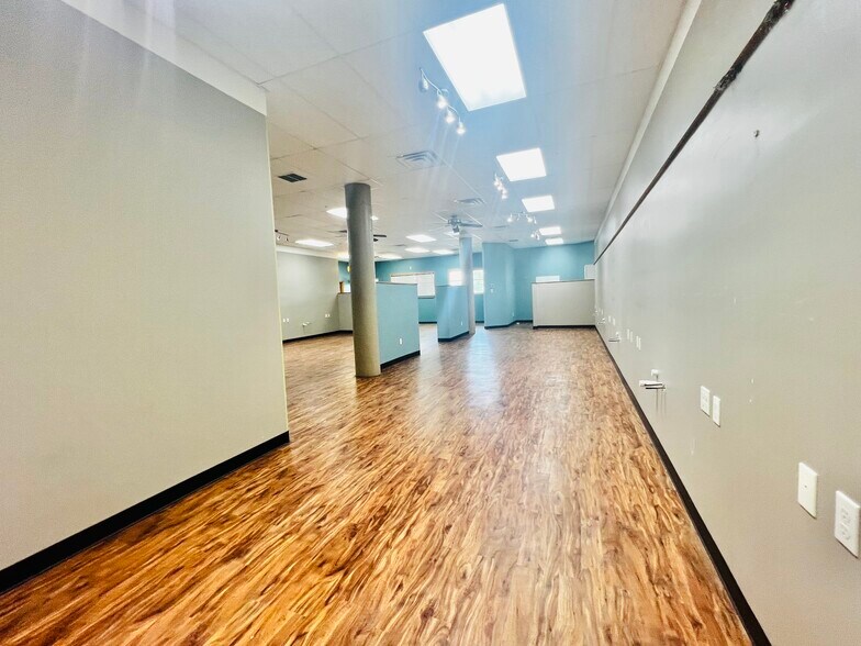 More Photos Of 111 E Burnett St, Beaver Dam Manufacturing For Lease