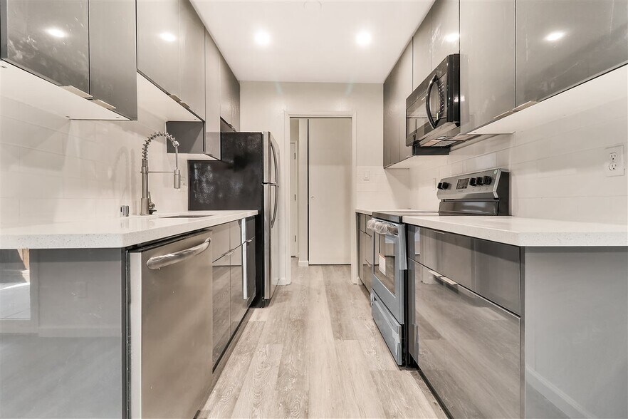 More Photos Of 630 Masonic Way, Belmont Apartments For Sale