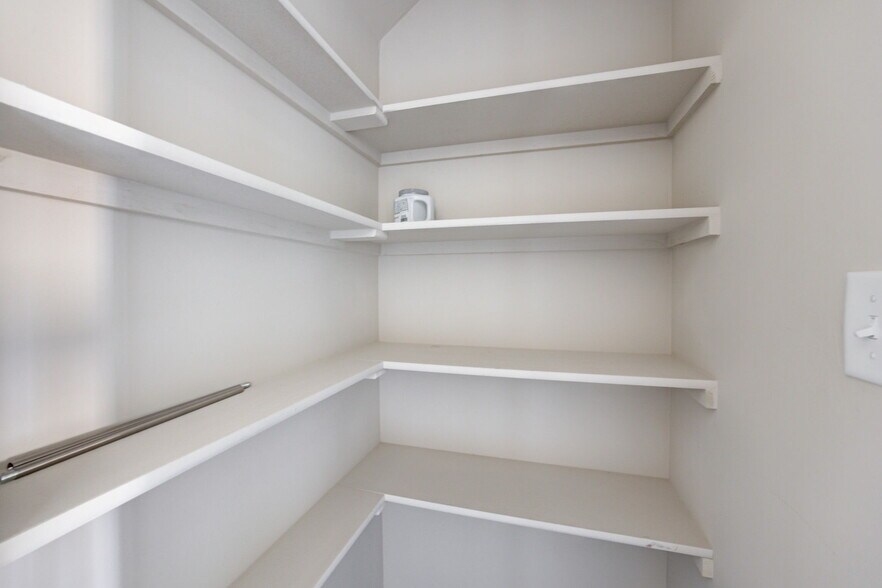 More Photos Of 12001 Rivers Trl, Oklahoma City Specialty For Sale