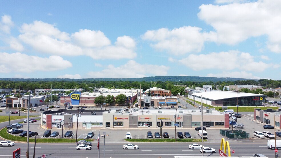 More Photos Of 2317 US Highway 22 W, Union Township Freestanding For Lease