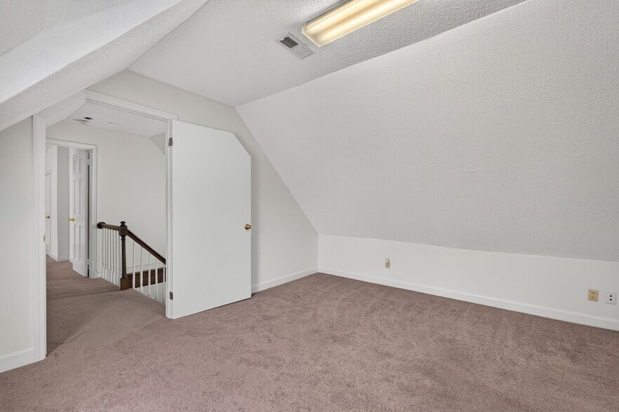 More Photos Of 117 E Salisbury St, Pittsboro Office For Sale