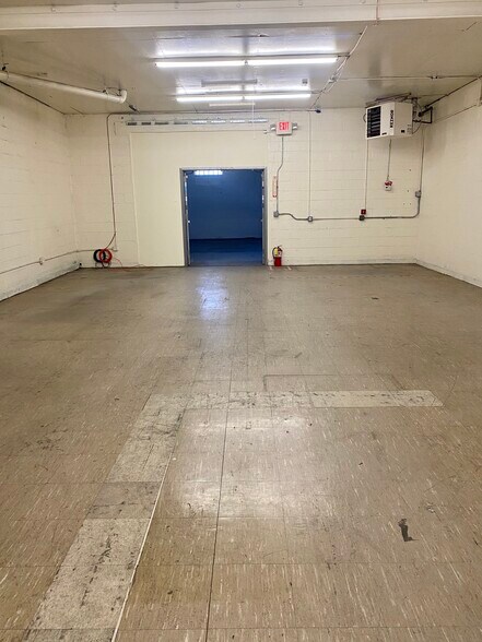 More Photos Of 31 DiCarolis Ct, Hackensack Warehouse For Lease