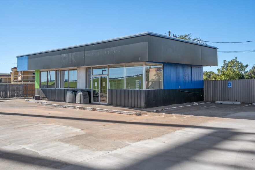 More Photos Of 1136 Central Fwy, Wichita Falls Service Station For Sale