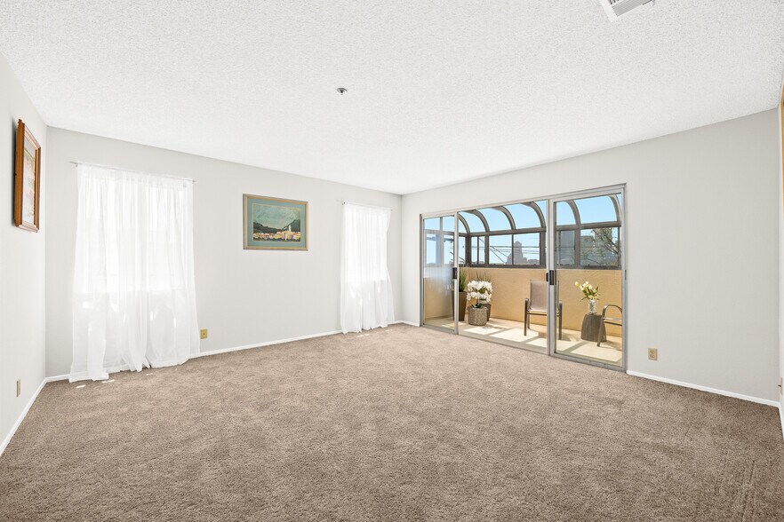 More Photos Of 1053 Figueroa Terrace, Los Angeles Apartments For Sale