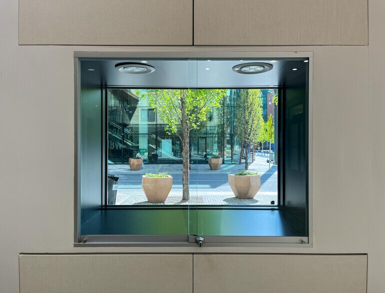 More Photos Of 101 1st Ave SW, Rochester Hotel For Lease