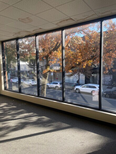 More Photos Of 30-76 Steinway St, Astoria Storefront Retail Office For Sale