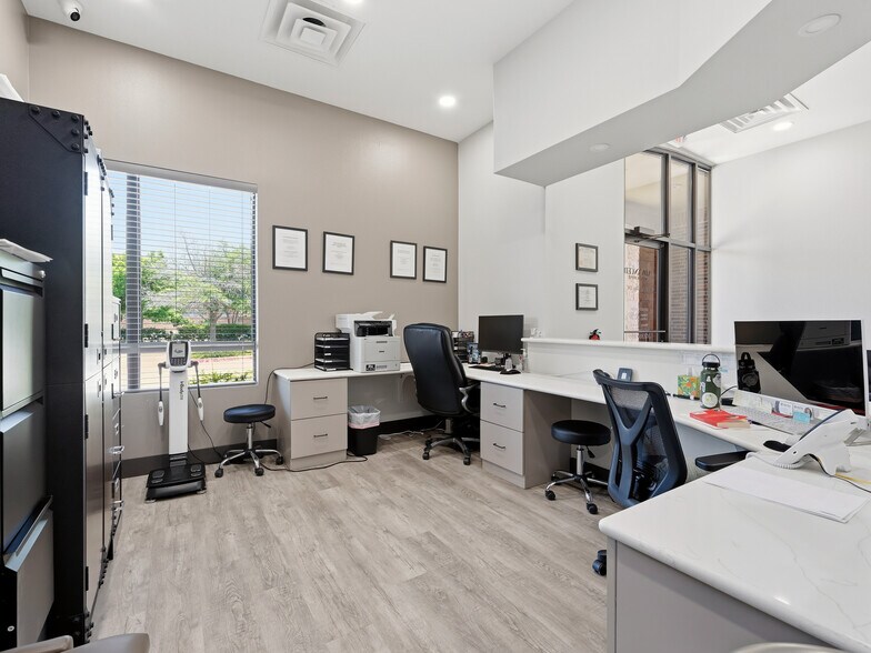 More Photos Of 6550 Naaman Forest Blvd, Garland Medical For Lease