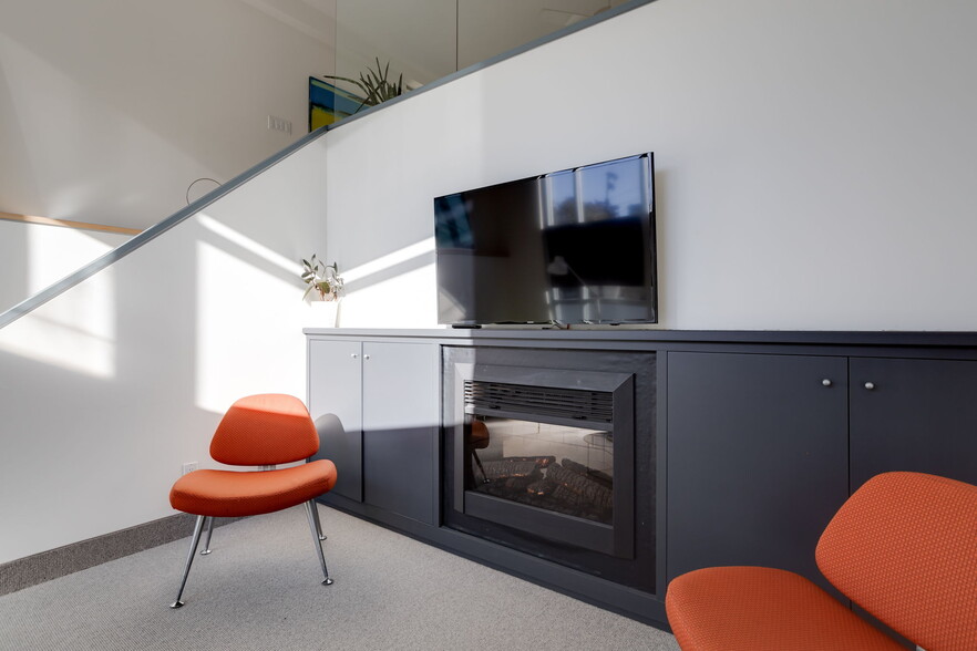 More Photos Of 115 Walnut Ave, Toronto Office For Sale