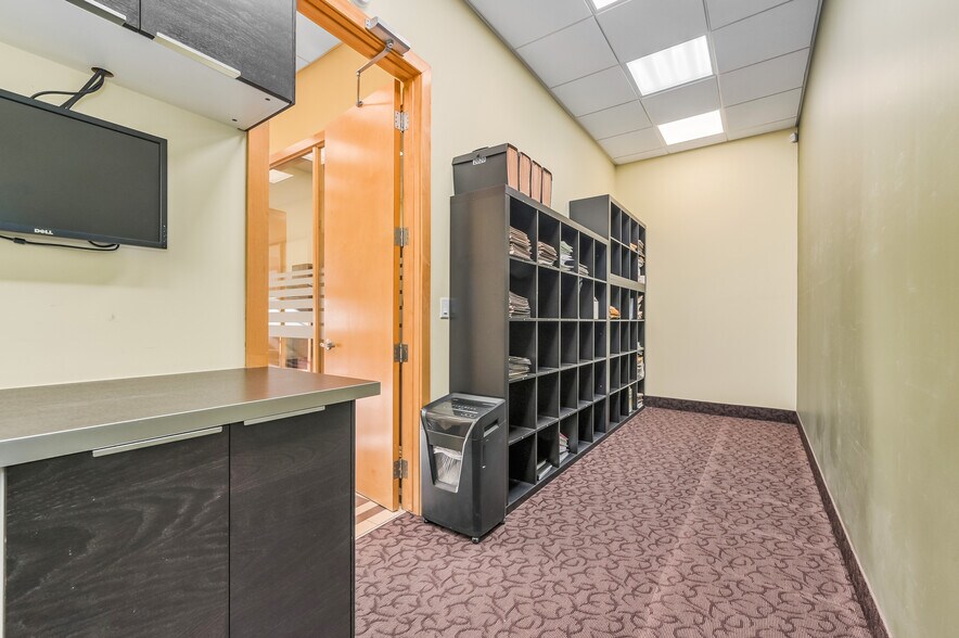 More Photos Of 4655 54th Ave NE, Calgary Warehouse For Sale