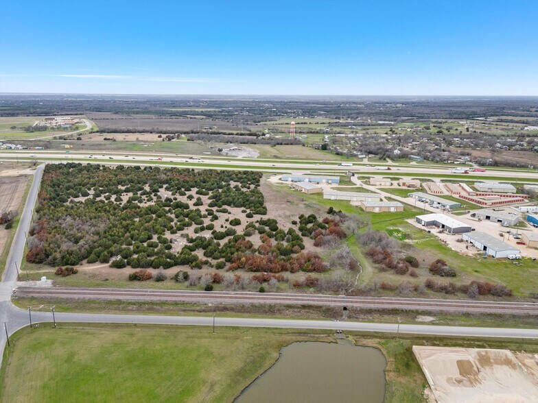 More Photos Of 27.65 Acres on S IH35, Elm Mott Land For Sale