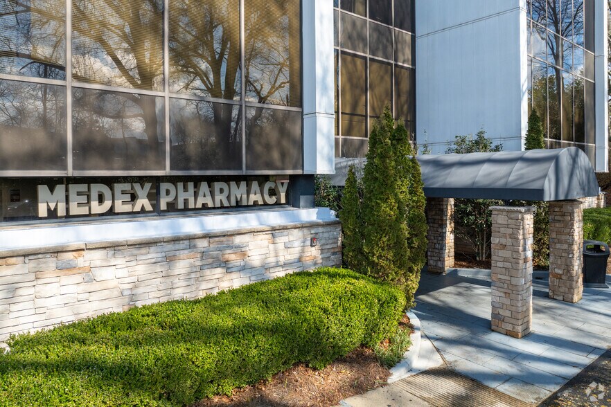 More Photos Of 833 Campbell Hill St NW, Marietta Medical For Lease