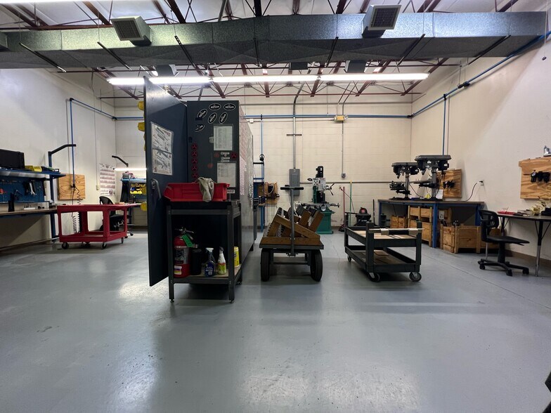 More Photos Of 104 Centre Ct, Radford Warehouse For Sale