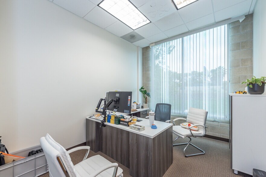 More Photos Of 8925 Research Dr, Irvine Office For Lease
