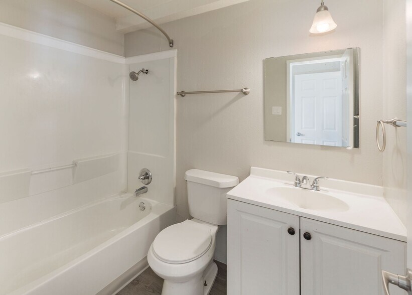 More Photos Of 3349 E Fountain Blvd, Colorado Springs Apartments For Sale