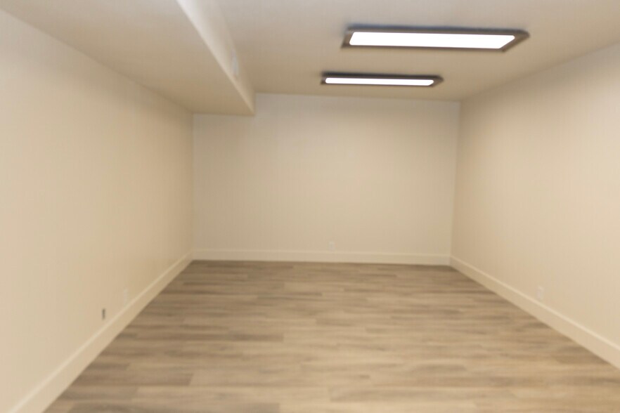 More Photos Of 307-311 Lombrano St, San Antonio Warehouse For Lease
