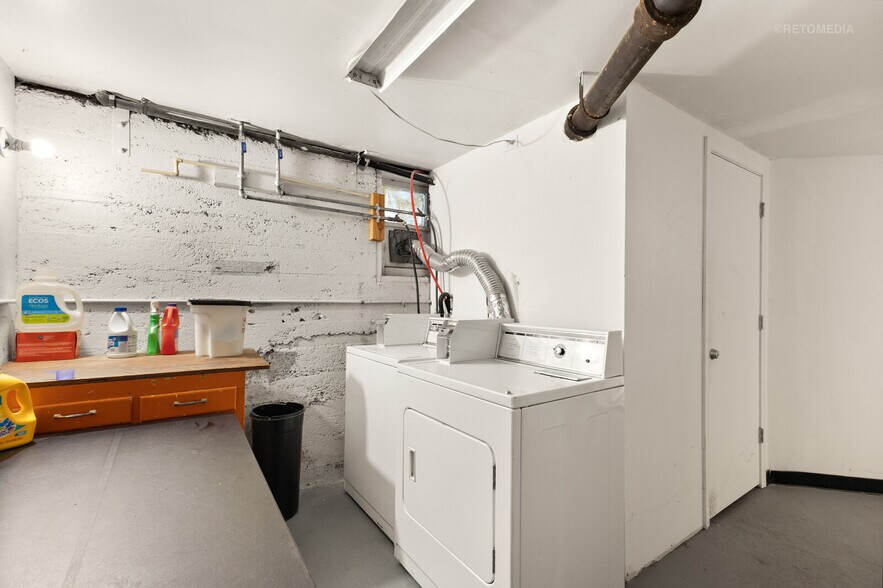 More Photos Of 2222 NW Irving St, Portland Apartments For Sale