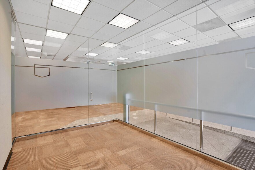 More Photos Of 780 Laurel St, San Carlos Bank For Lease