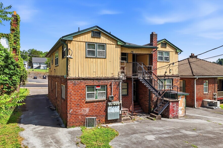 More Photos Of 3206 E Magnolia Ave, Knoxville Apartments For Sale