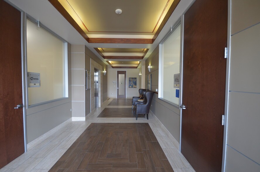 More Photos Of 5920 W William Cannon Dr, Austin Office For Sale