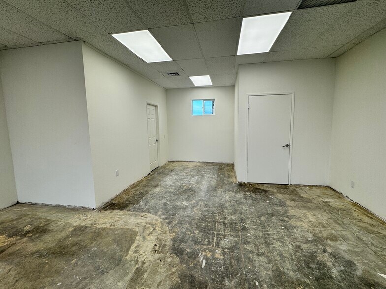 More Photos Of 317-329 S Rancho Santa Fe Rd, San Marcos Unknown For Lease