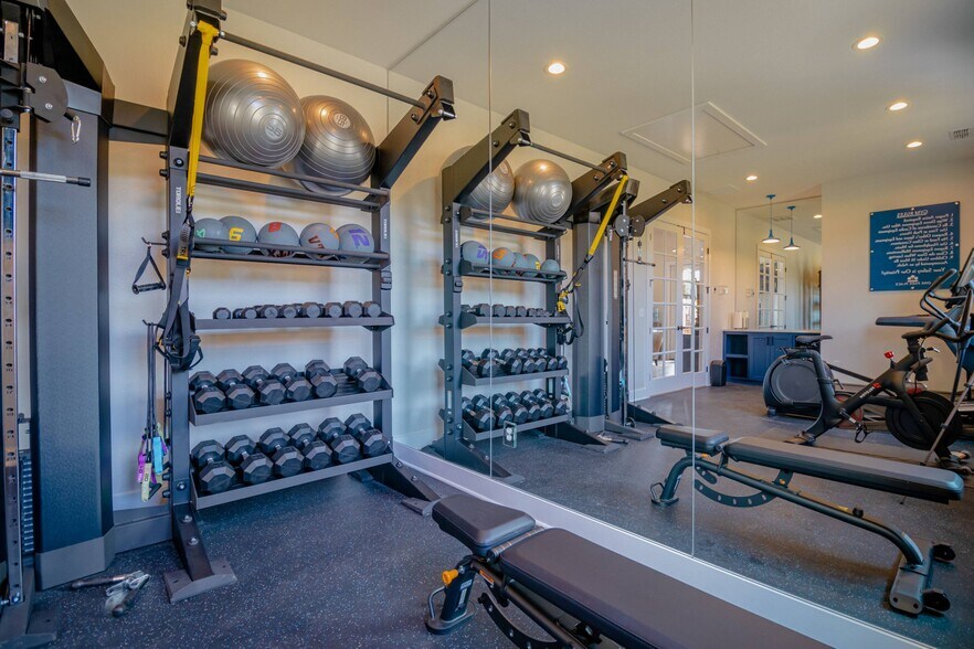 More Photos Of 167 Blue Bird Ln, Mineola Apartments For Sale