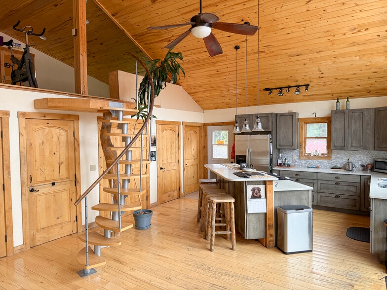 More Photos Of 113 Main St W, Cooke City Hotel For Sale