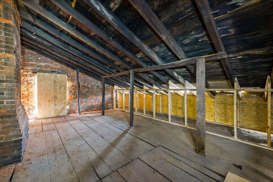 More Photos Of 1648 Vine St, Cincinnati Storefront Retail Residential For Sale