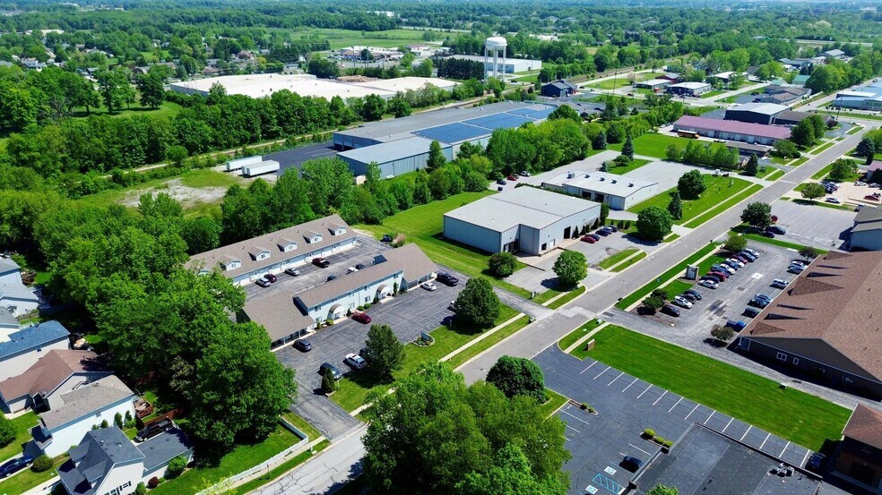 More Photos Of 2401 Beech St, Valparaiso Office For Sale