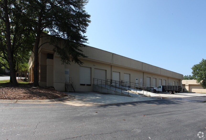 More Photos Of 5965 Peachtree Corners E, Norcross Warehouse For Lease