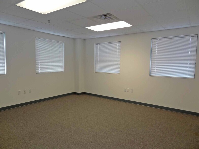 More Photos Of 1311-1319 Pineview Dr, Morgantown Medical For Sale