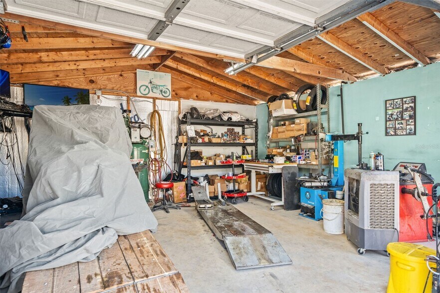 More Photos Of 9539 State Road 52, Hudson Flex For Sale