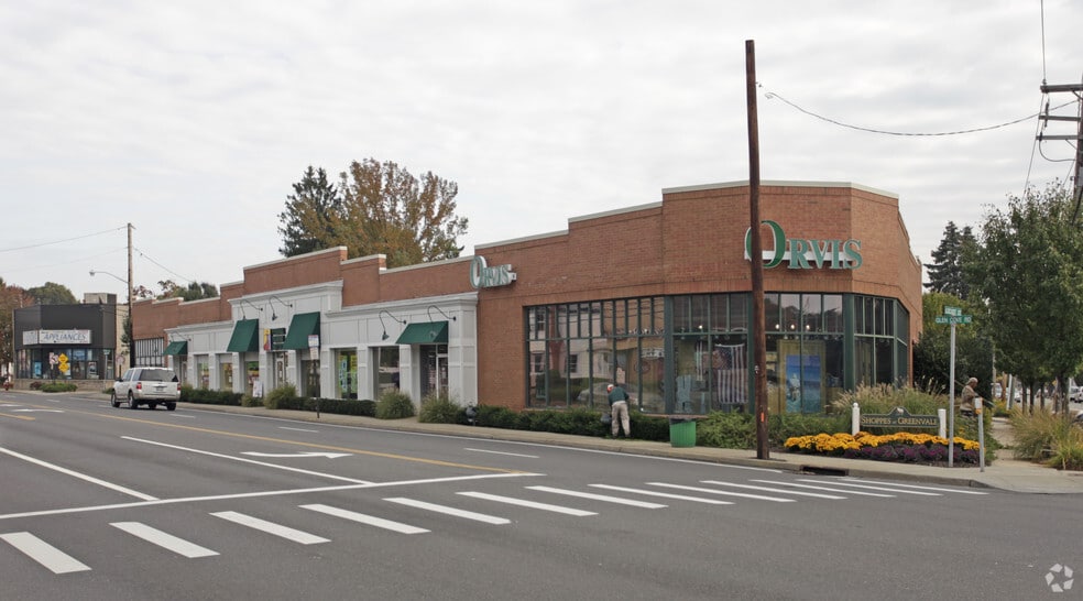 Primary Photo Of 50 Glen Cove Rd, Greenvale General Retail For Lease