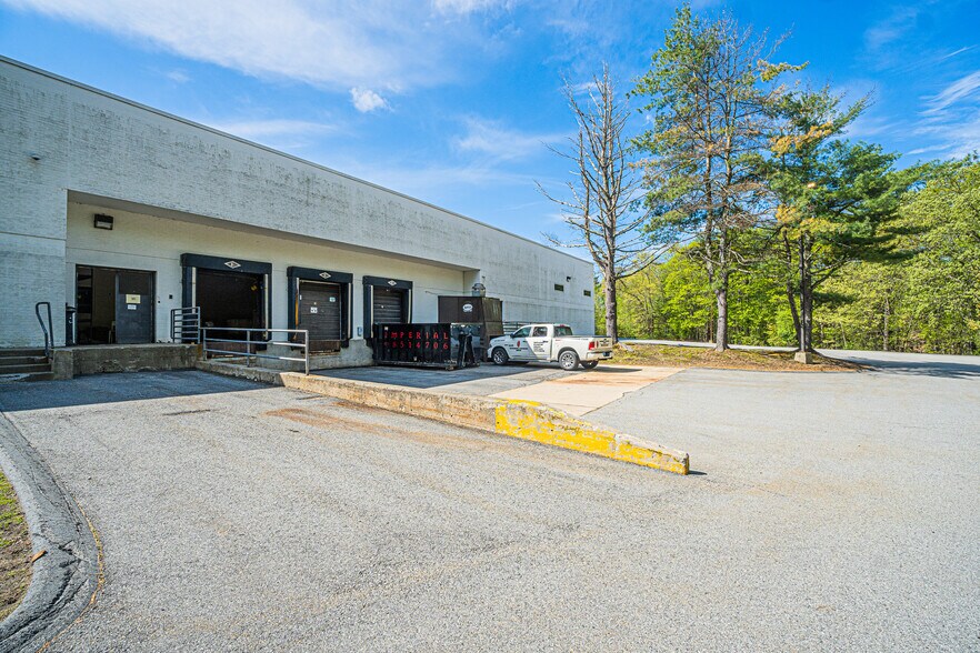 More Photos Of 10 Lyberty Way, Westford Research And Development For Lease