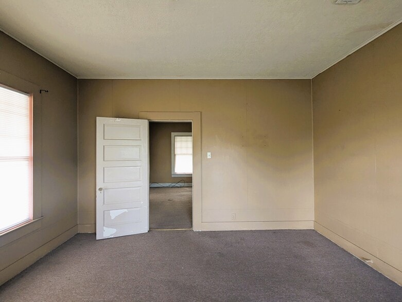 More Photos Of 1180 Washington Blvd, Beaumont Religious Facility For Sale