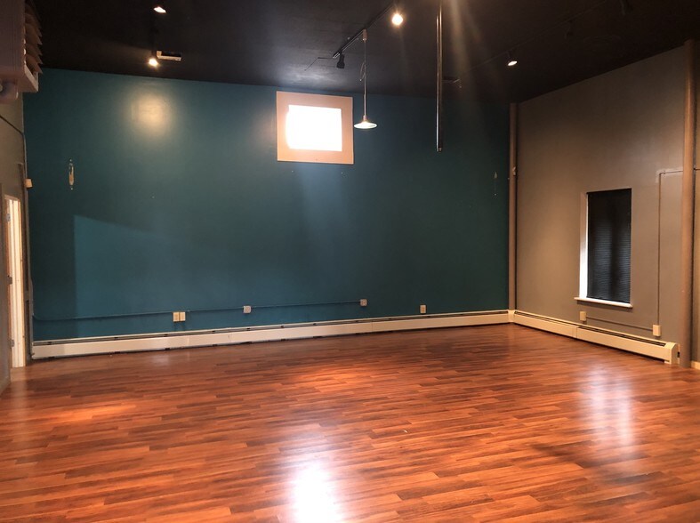 More Photos Of 808 N Union St, Wilmington Religious Facility For Lease
