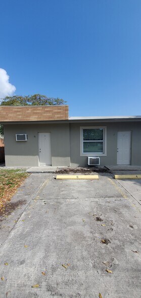 More Photos Of 24 SW 13th St, Dania Beach Apartments For Sale