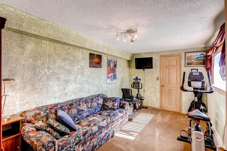 More Photos Of 32138 Highway 72, Golden Restaurant For Sale