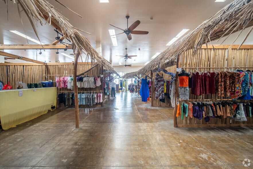 More Photos Of 138 Kamehameha Ave, Hilo Storefront For Sale