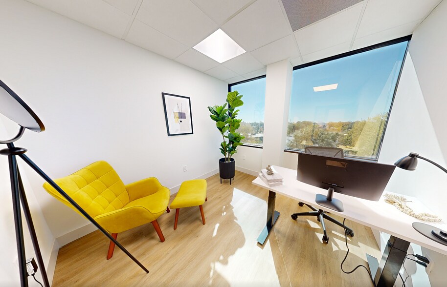 More Photos Of 6698 68th Ave N, Pinellas Park Coworking Space